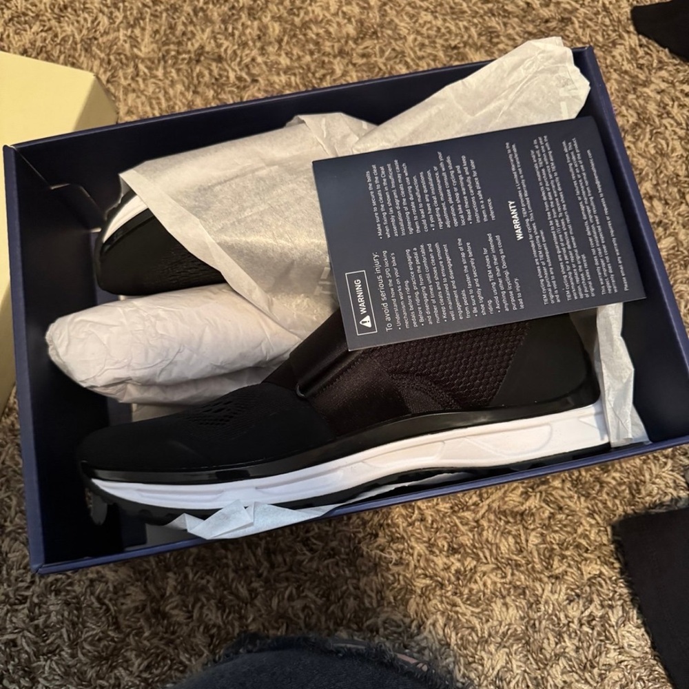 Women’s Black Cycling Athletic Shoes